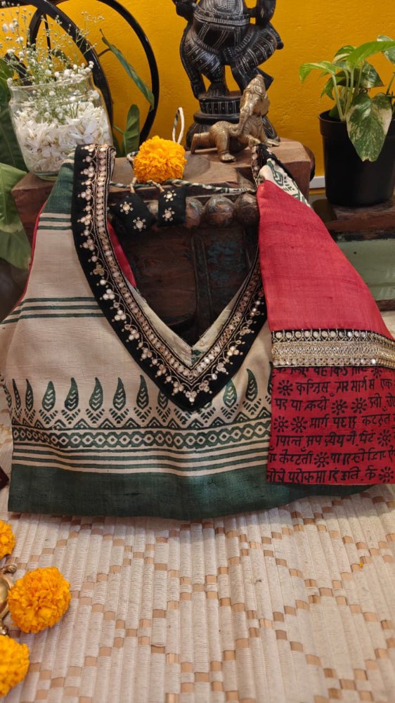 Picture of Vintage Impressions on Tussar Silk