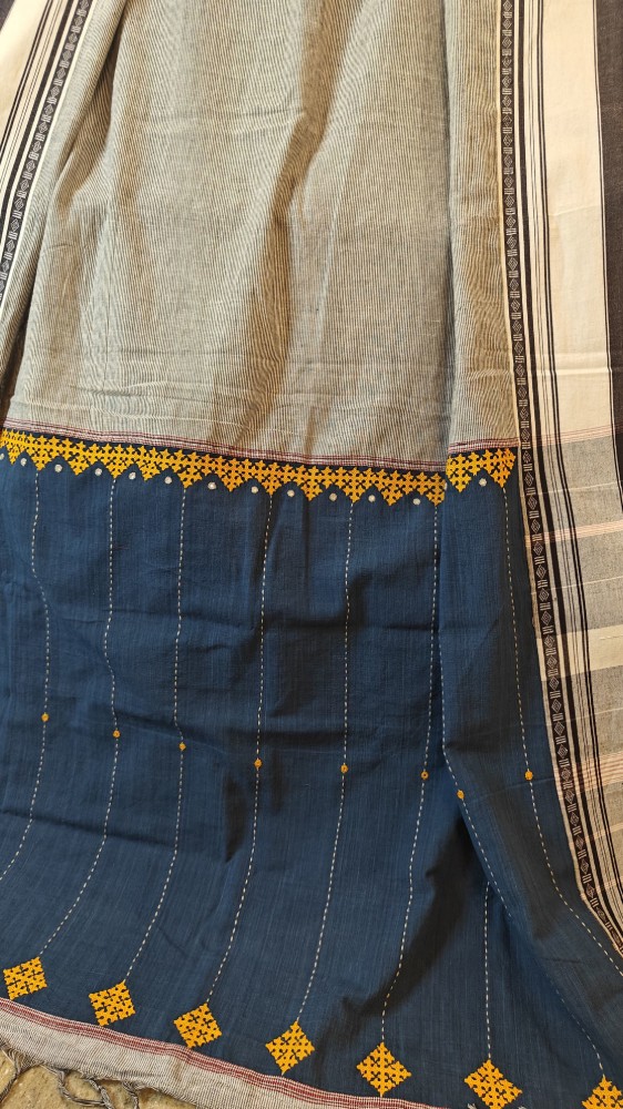 Picture of Anne Hejje in indigo and grey