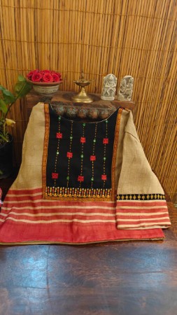 Picture of Tacks on Tussar