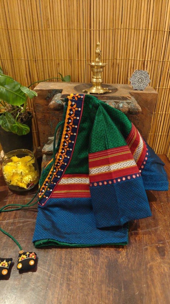 Picture of Embroidered Khun