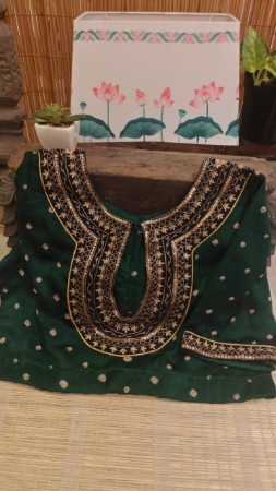 Picture of Bandhani & Gold